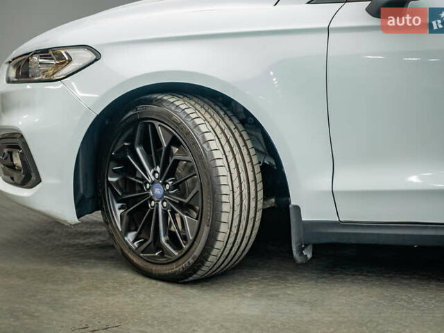 Белый Форд Мондео, объемом двигателя 1.5 л и пробегом 79 тыс. км за 16417 $, фото 7 на Automoto.ua