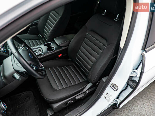 Белый Форд Мондео, объемом двигателя 1.5 л и пробегом 79 тыс. км за 16417 $, фото 8 на Automoto.ua