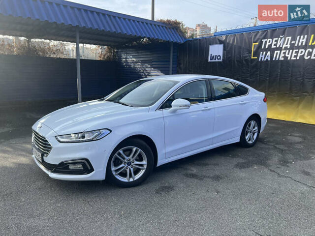 Белый Форд Мондео, объемом двигателя 2 л и пробегом 56 тыс. км за 21500 $, фото 3 на Automoto.ua