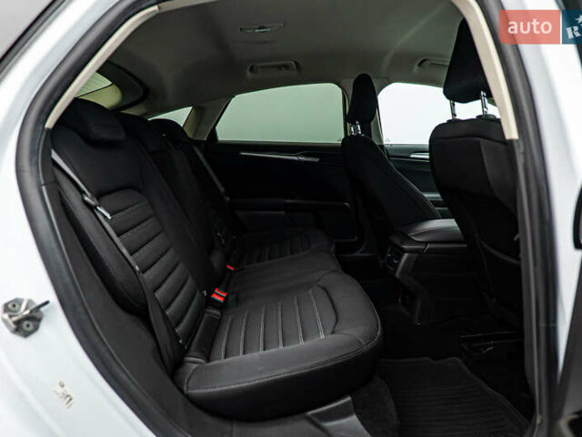 Белый Форд Мондео, объемом двигателя 1.5 л и пробегом 79 тыс. км за 16417 $, фото 16 на Automoto.ua