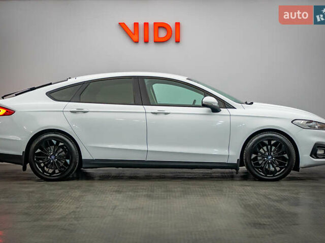 Белый Форд Мондео, объемом двигателя 1.5 л и пробегом 79 тыс. км за 16417 $, фото 3 на Automoto.ua