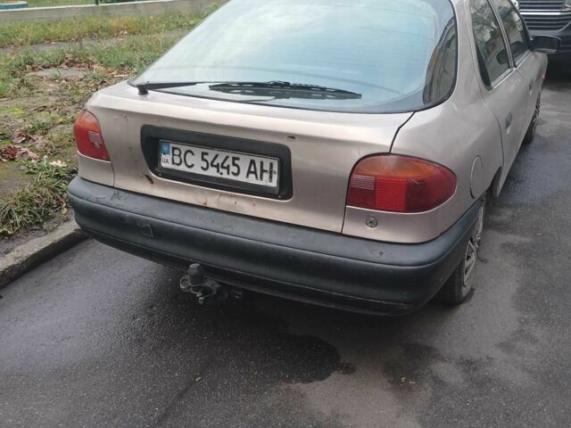 Бежевый Форд Мондео, объемом двигателя 1.8 л и пробегом 220 тыс. км за 900 $, фото 3 на Automoto.ua