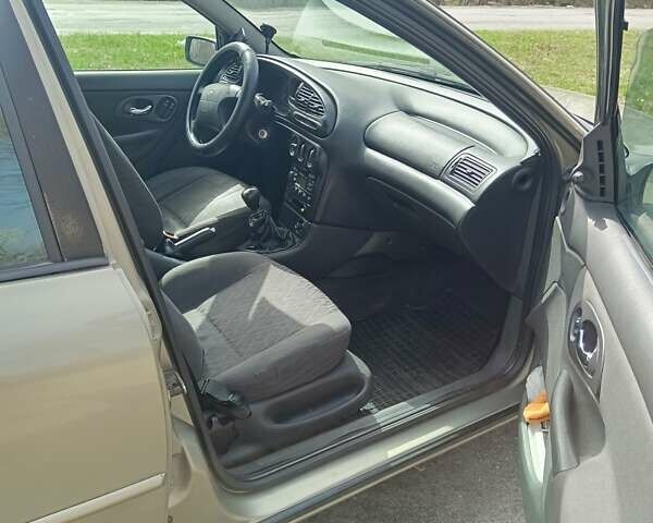 Бежевий Форд Мондео, об'ємом двигуна 1.6 л та пробігом 250 тис. км за 2600 $, фото 2 на Automoto.ua