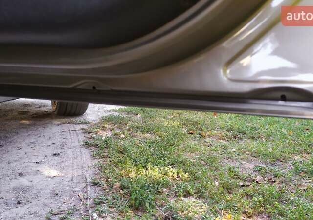 Бежевый Форд Мондео, объемом двигателя 2 л и пробегом 231 тыс. км за 5000 $, фото 56 на Automoto.ua