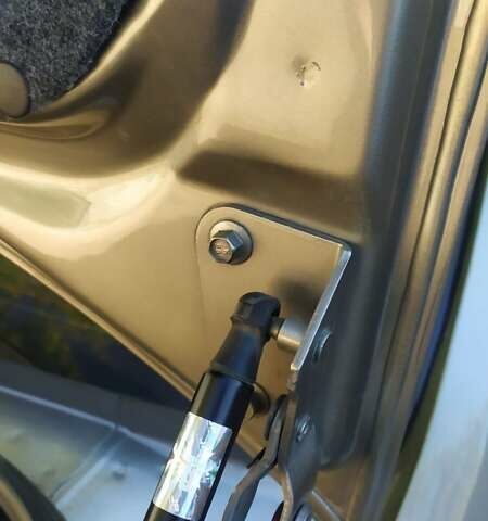 Бежевый Форд Мондео, объемом двигателя 2 л и пробегом 231 тыс. км за 5000 $, фото 6 на Automoto.ua