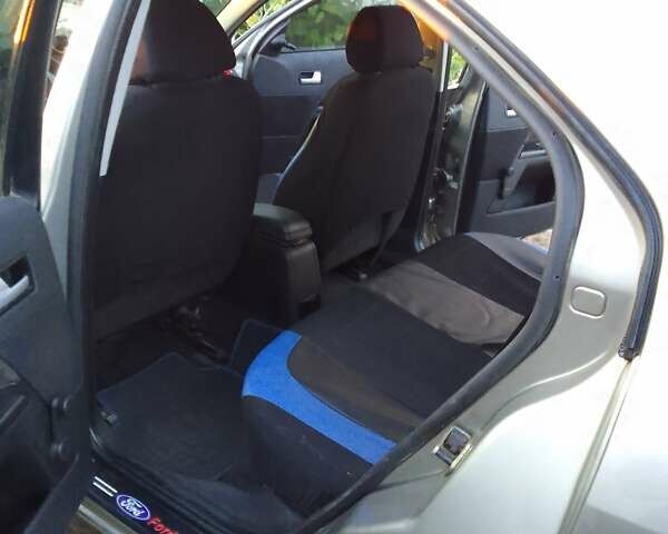 Бежевый Форд Мондео, объемом двигателя 1.8 л и пробегом 263 тыс. км за 3600 $, фото 2 на Automoto.ua