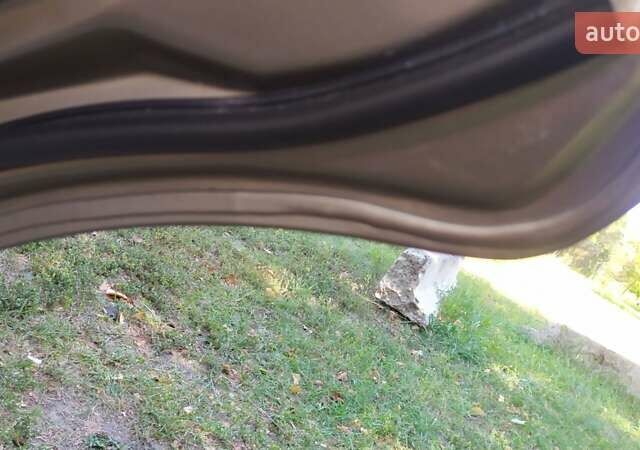 Бежевый Форд Мондео, объемом двигателя 2 л и пробегом 231 тыс. км за 5000 $, фото 53 на Automoto.ua