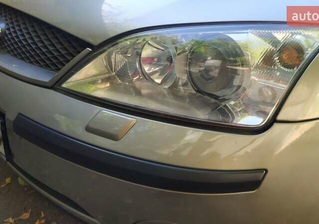 Бежевый Форд Мондео, объемом двигателя 2 л и пробегом 231 тыс. км за 5000 $, фото 5 на Automoto.ua