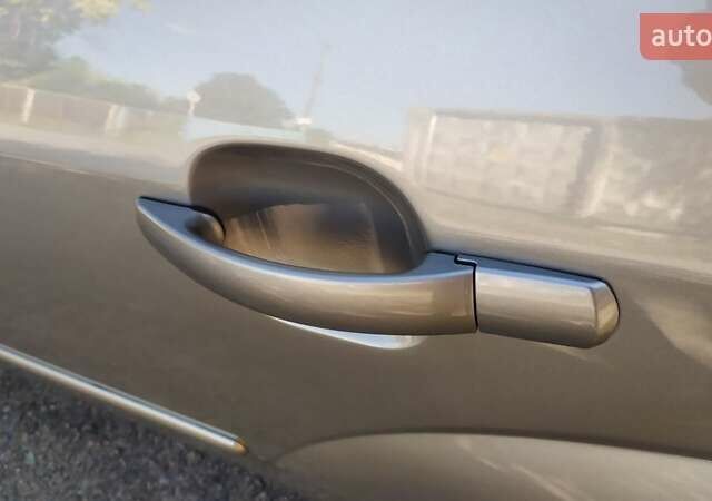 Бежевый Форд Мондео, объемом двигателя 2 л и пробегом 231 тыс. км за 5000 $, фото 49 на Automoto.ua