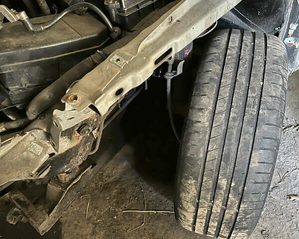 Бежевый Форд Мондео, объемом двигателя 2 л и пробегом 321 тыс. км за 1500 $, фото 14 на Automoto.ua