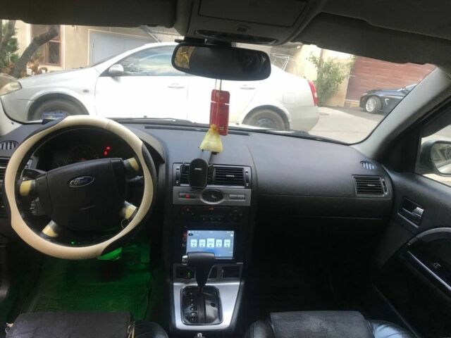 Бежевый Форд Мондео, объемом двигателя 2 л и пробегом 331 тыс. км за 3700 $, фото 4 на Automoto.ua