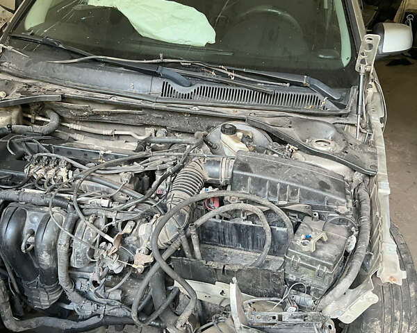 Бежевый Форд Мондео, объемом двигателя 2 л и пробегом 321 тыс. км за 1500 $, фото 4 на Automoto.ua