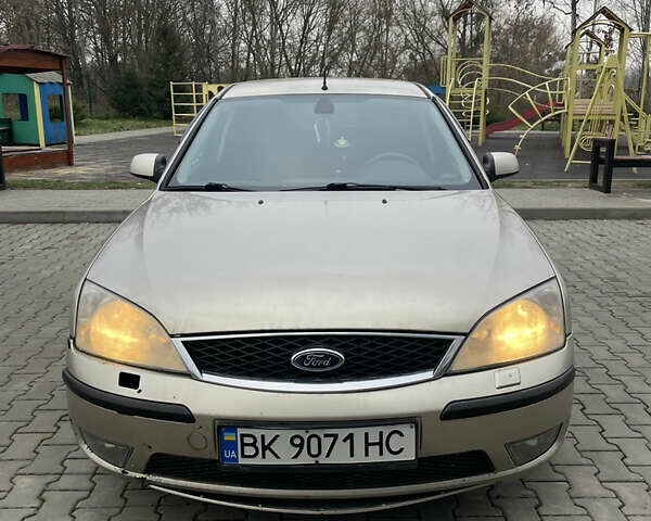 Бежевый Форд Мондео, объемом двигателя 2 л и пробегом 320 тыс. км за 1999 $, фото 15 на Automoto.ua