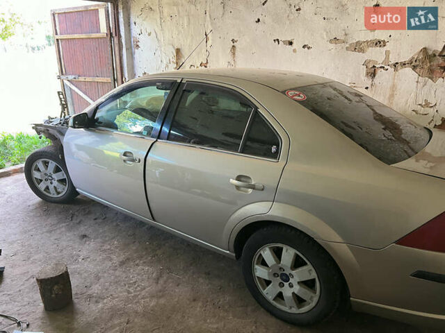 Бежевый Форд Мондео, объемом двигателя 2 л и пробегом 321 тыс. км за 1500 $, фото 10 на Automoto.ua