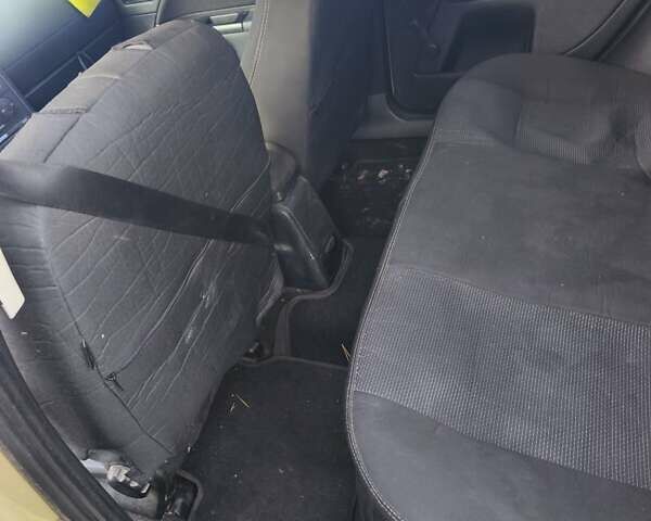 Бежевый Форд Мондео, объемом двигателя 1.8 л и пробегом 272 тыс. км за 3700 $, фото 6 на Automoto.ua