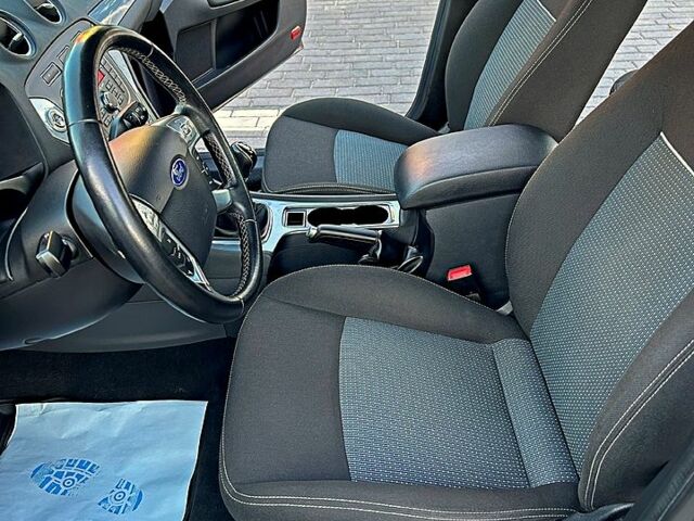 Бежевий Форд Мондео, об'ємом двигуна 2 л та пробігом 94 тис. км за 7499 $, фото 6 на Automoto.ua