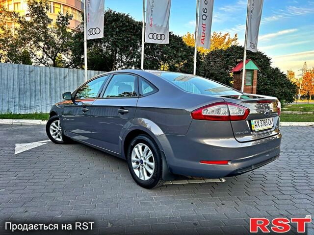 Бежевий Форд Мондео, об'ємом двигуна 2 л та пробігом 94 тис. км за 7499 $, фото 5 на Automoto.ua