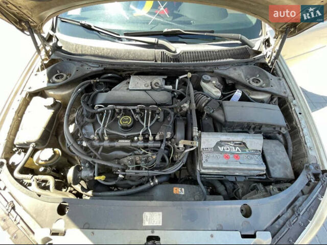 Бежевый Форд Мондео, объемом двигателя 2 л и пробегом 416 тыс. км за 3800 $, фото 6 на Automoto.ua