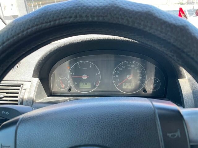 Бежевый Форд Мондео, объемом двигателя 2 л и пробегом 416 тыс. км за 3900 $, фото 2 на Automoto.ua