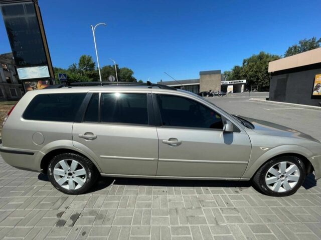 Бежевый Форд Мондео, объемом двигателя 2 л и пробегом 416 тыс. км за 3900 $, фото 5 на Automoto.ua