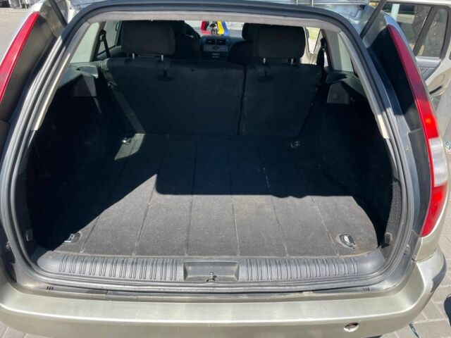 Бежевый Форд Мондео, объемом двигателя 2 л и пробегом 416 тыс. км за 3900 $, фото 4 на Automoto.ua