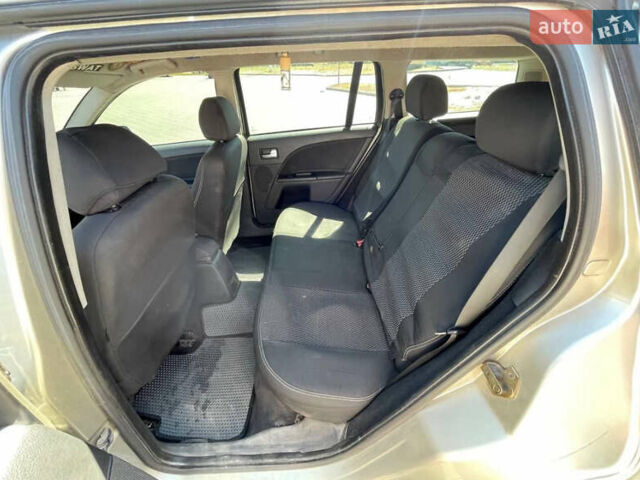 Бежевый Форд Мондео, объемом двигателя 2 л и пробегом 416 тыс. км за 3800 $, фото 7 на Automoto.ua