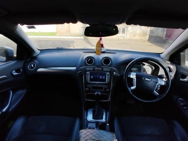 Бежевый Форд Мондео, объемом двигателя 2 л и пробегом 2 тыс. км за 2750 $, фото 6 на Automoto.ua