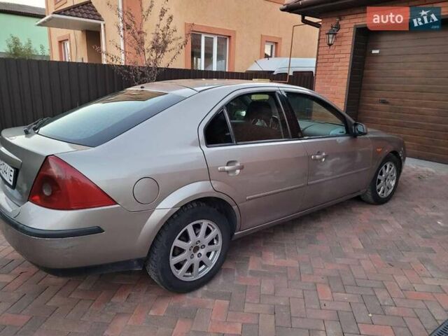 Бежевий Форд Мондео, об'ємом двигуна 2 л та пробігом 301 тис. км за 3250 $, фото 11 на Automoto.ua