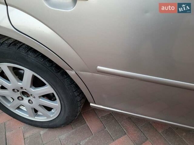 Бежевий Форд Мондео, об'ємом двигуна 2 л та пробігом 301 тис. км за 3250 $, фото 9 на Automoto.ua