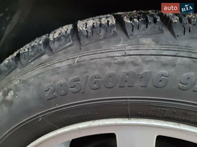 Бежевий Форд Мондео, об'ємом двигуна 2 л та пробігом 301 тис. км за 3250 $, фото 14 на Automoto.ua