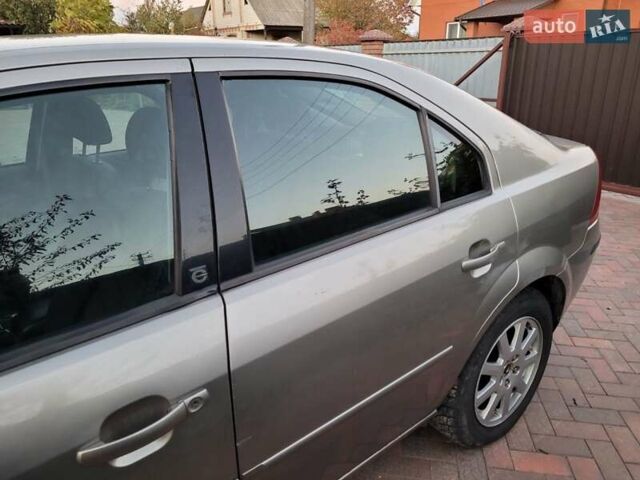 Бежевий Форд Мондео, об'ємом двигуна 2 л та пробігом 301 тис. км за 3250 $, фото 4 на Automoto.ua