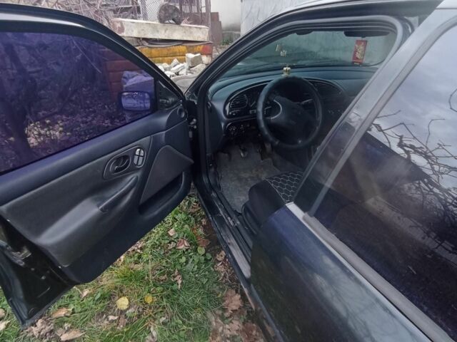 Чорний Форд Мондео, об'ємом двигуна 1.8 л та пробігом 75 тис. км за 1000 $, фото 5 на Automoto.ua