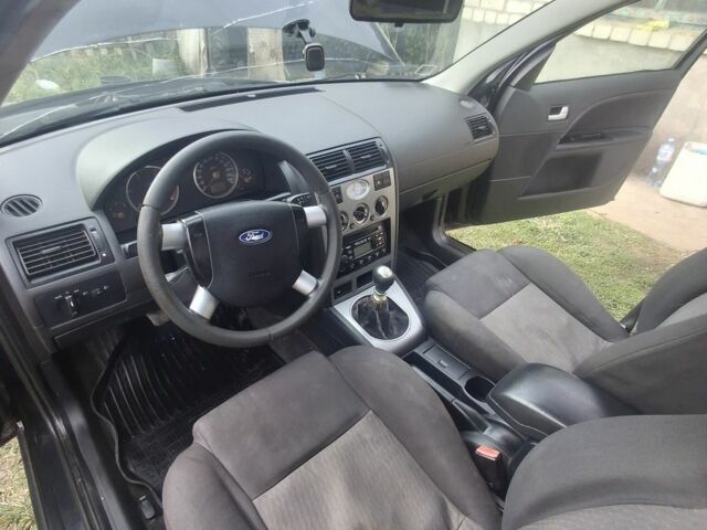 Чорний Форд Мондео, об'ємом двигуна 2 л та пробігом 340 тис. км за 1900 $, фото 8 на Automoto.ua