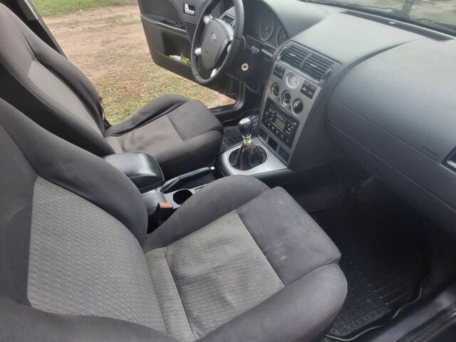 Чорний Форд Мондео, об'ємом двигуна 2 л та пробігом 340 тис. км за 1900 $, фото 5 на Automoto.ua