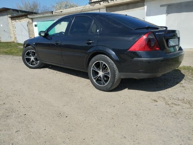 Черный Форд Мондео, объемом двигателя 2 л и пробегом 345 тыс. км за 4200 $, фото 6 на Automoto.ua