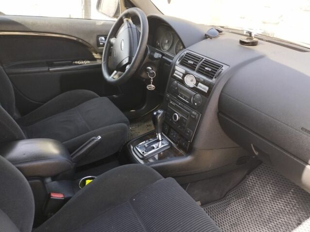 Черный Форд Мондео, объемом двигателя 2 л и пробегом 345 тыс. км за 4200 $, фото 5 на Automoto.ua