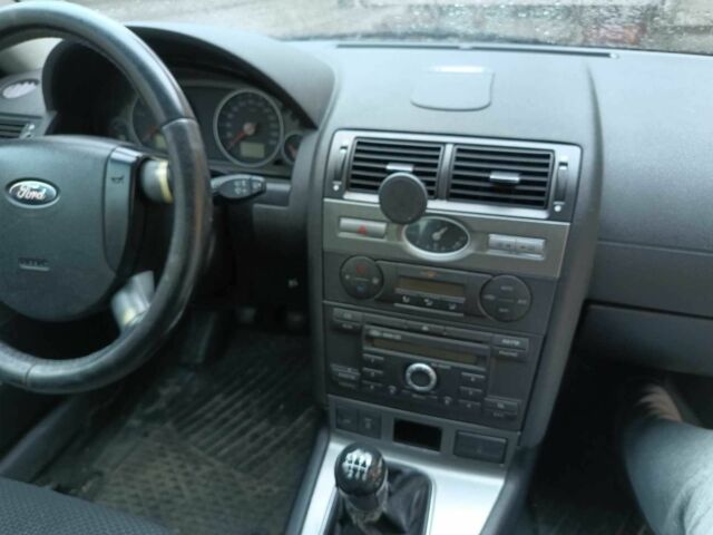 Форд Мондео 2004 в Львове на Automoto.ua Черный Форд Мондео, объемом двигателя 2 л и пробегом 275 тыс. км за 3200 $, фото 5 на Automoto.ua