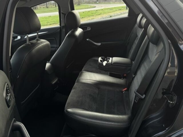 Чорний Форд Мондео, об'ємом двигуна 2 л та пробігом 204 тис. км за 6699 $, фото 16 на Automoto.ua