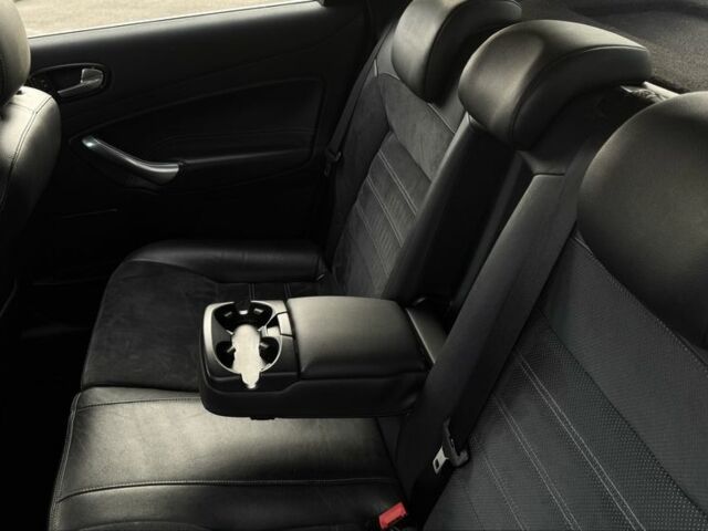 Чорний Форд Мондео, об'ємом двигуна 2 л та пробігом 204 тис. км за 6699 $, фото 17 на Automoto.ua