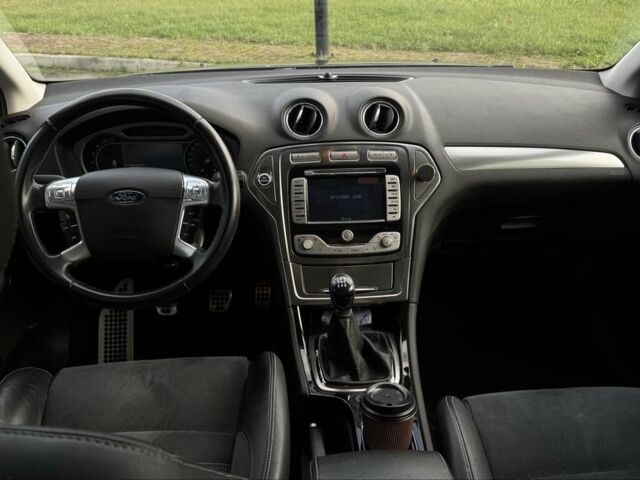 Чорний Форд Мондео, об'ємом двигуна 2 л та пробігом 204 тис. км за 6699 $, фото 20 на Automoto.ua