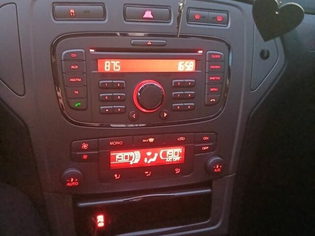 Чорний Форд Мондео, об'ємом двигуна 0 л та пробігом 305 тис. км за 4950 $, фото 15 на Automoto.ua