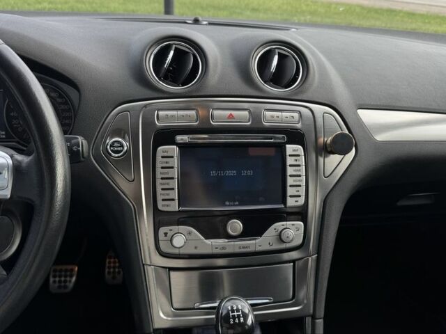 Чорний Форд Мондео, об'ємом двигуна 2 л та пробігом 204 тис. км за 6699 $, фото 12 на Automoto.ua