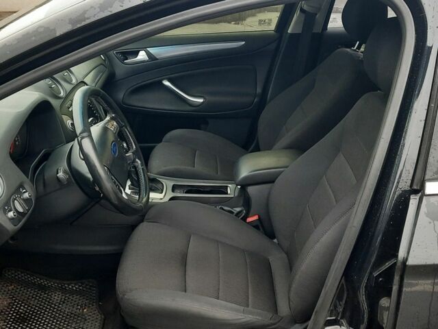 Черный Форд Мондео, объемом двигателя 2 л и пробегом 272 тыс. км за 7500 $, фото 5 на Automoto.ua