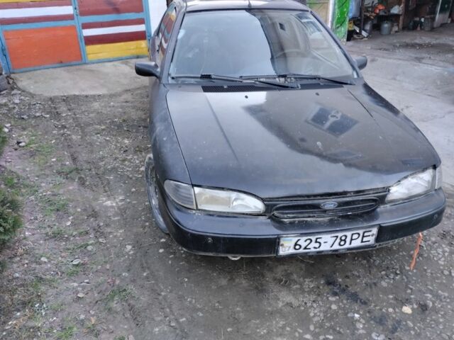 Черный Форд Мондео, объемом двигателя 2 л и пробегом 222 тыс. км за 500 $, фото 1 на Automoto.ua