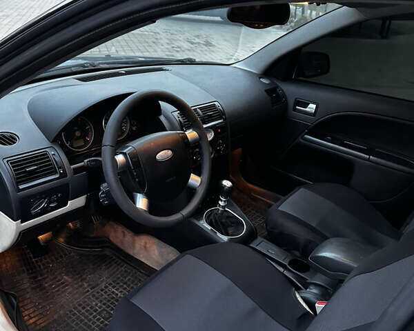 Черный Форд Мондео, объемом двигателя 2 л и пробегом 220 тыс. км за 2800 $, фото 25 на Automoto.ua