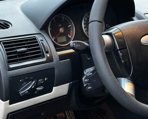 Черный Форд Мондео, объемом двигателя 2 л и пробегом 220 тыс. км за 2800 $, фото 22 на Automoto.ua