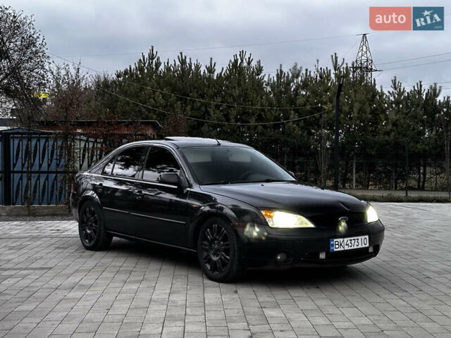 Черный Форд Мондео, объемом двигателя 2 л и пробегом 220 тыс. км за 2800 $, фото 4 на Automoto.ua