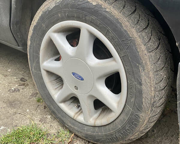 Черный Форд Мондео, объемом двигателя 2 л и пробегом 330 тыс. км за 2650 $, фото 9 на Automoto.ua