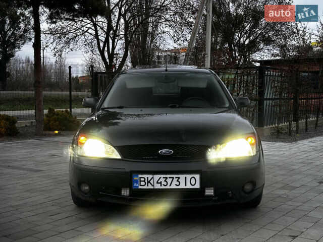 Черный Форд Мондео, объемом двигателя 2 л и пробегом 220 тыс. км за 2800 $, фото 3 на Automoto.ua