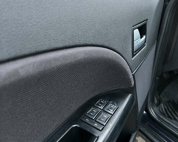 Чорний Форд Мондео, об'ємом двигуна 1.8 л та пробігом 319 тис. км за 2500 $, фото 18 на Automoto.ua